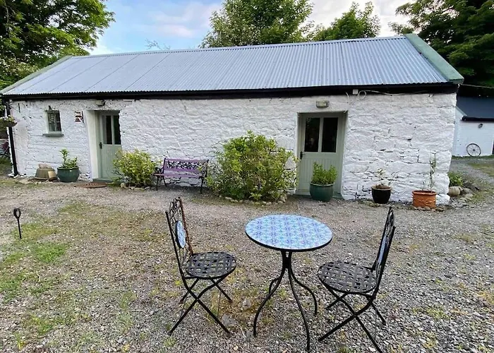 別荘 The Milking Parlour *